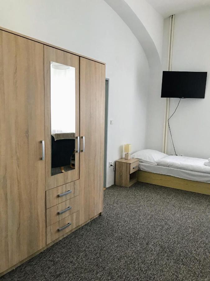 Апартаменты Apartman Na Namesti Opocno Экстерьер фото