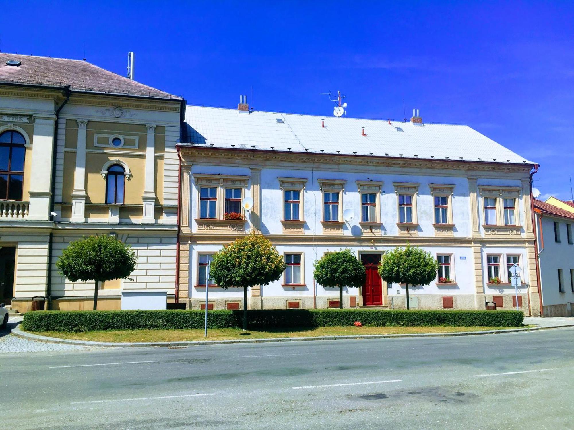 Апартаменты Apartman Na Namesti Opocno Экстерьер фото